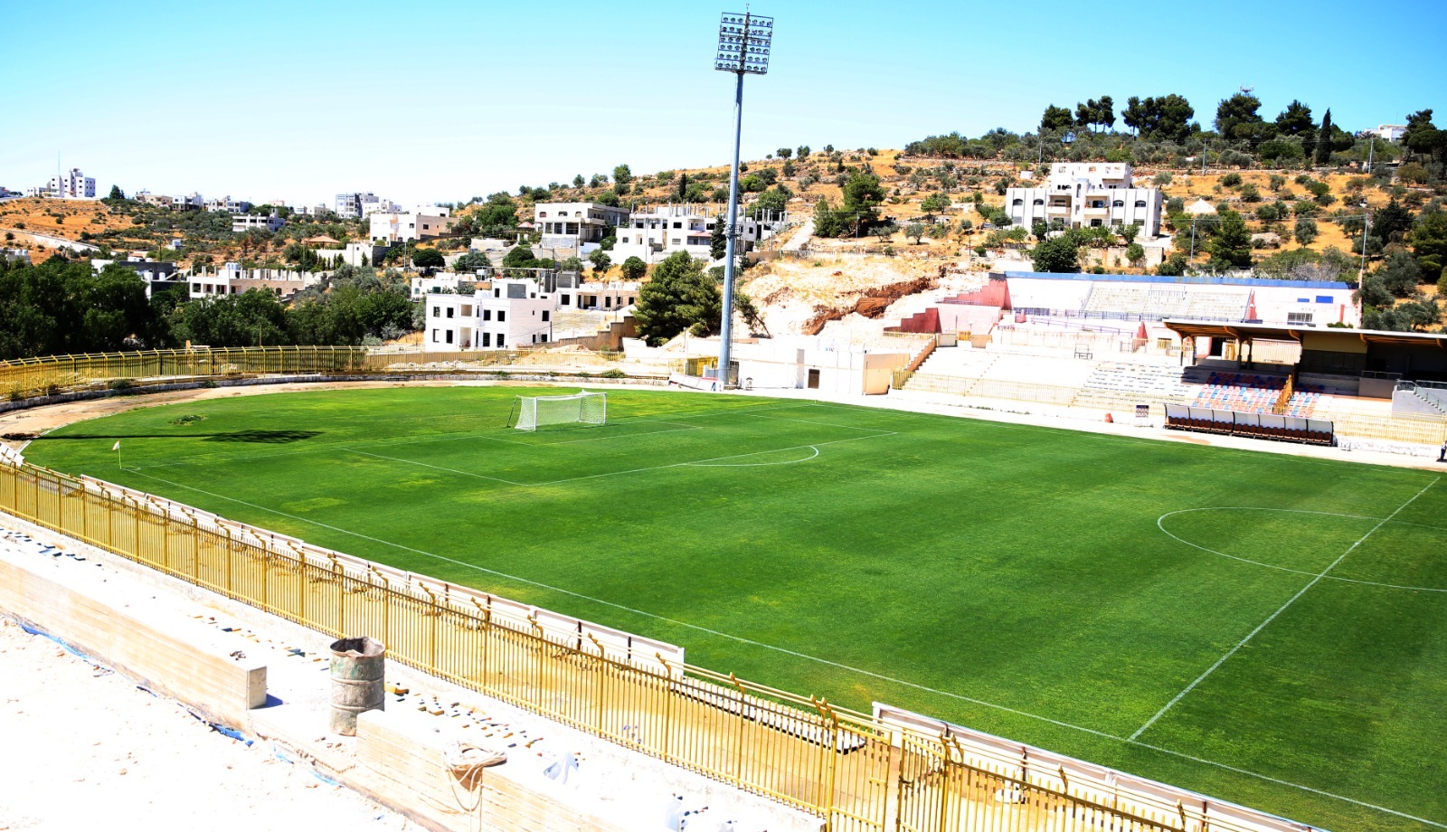 رئيس الديوان الملكي يتفقد مشاريع مبادرات ملكية في البلقاء