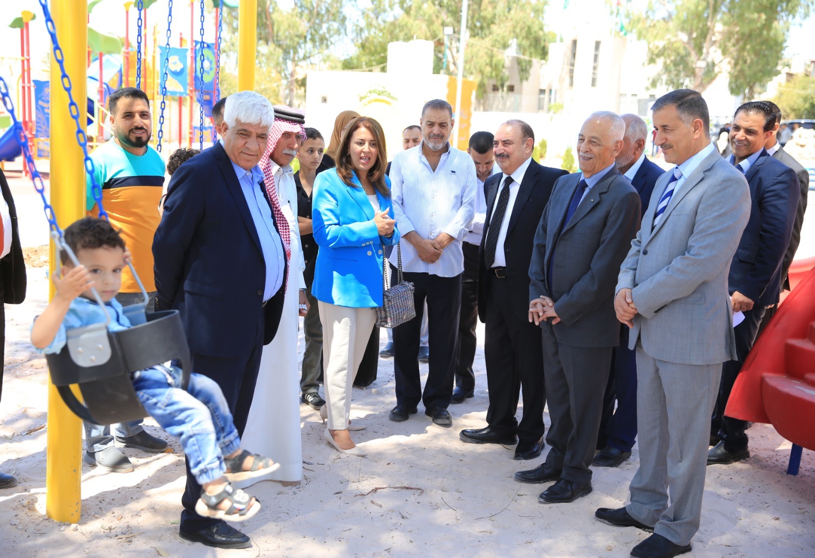 رئيس الديوان الملكي يتفقد مشاريع مبادرات ملكية في البلقاء