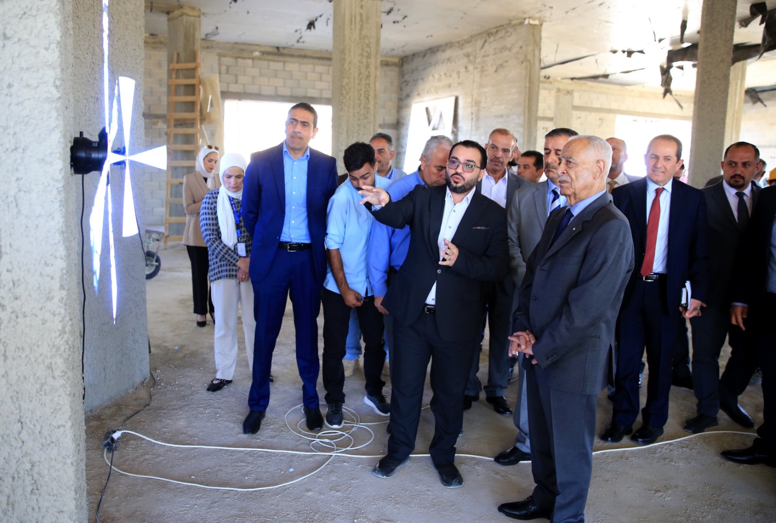 رئيس الديوان الملكي يتفقد مشاريع مبادرات ملكية في البلقاء