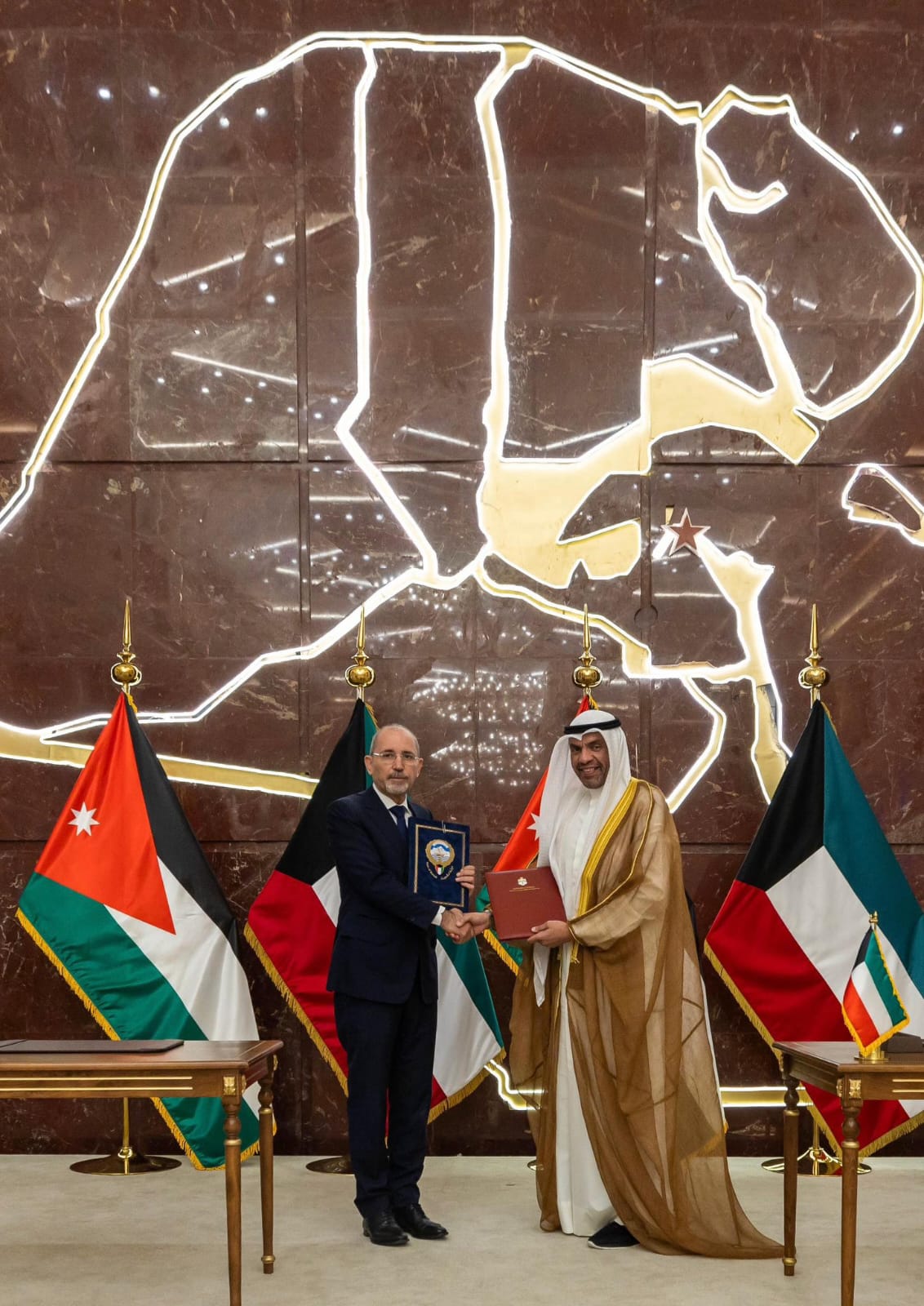 وزير الخارجية ونظيره الكويتي يوقعان 6 اتفاقيات تعاون