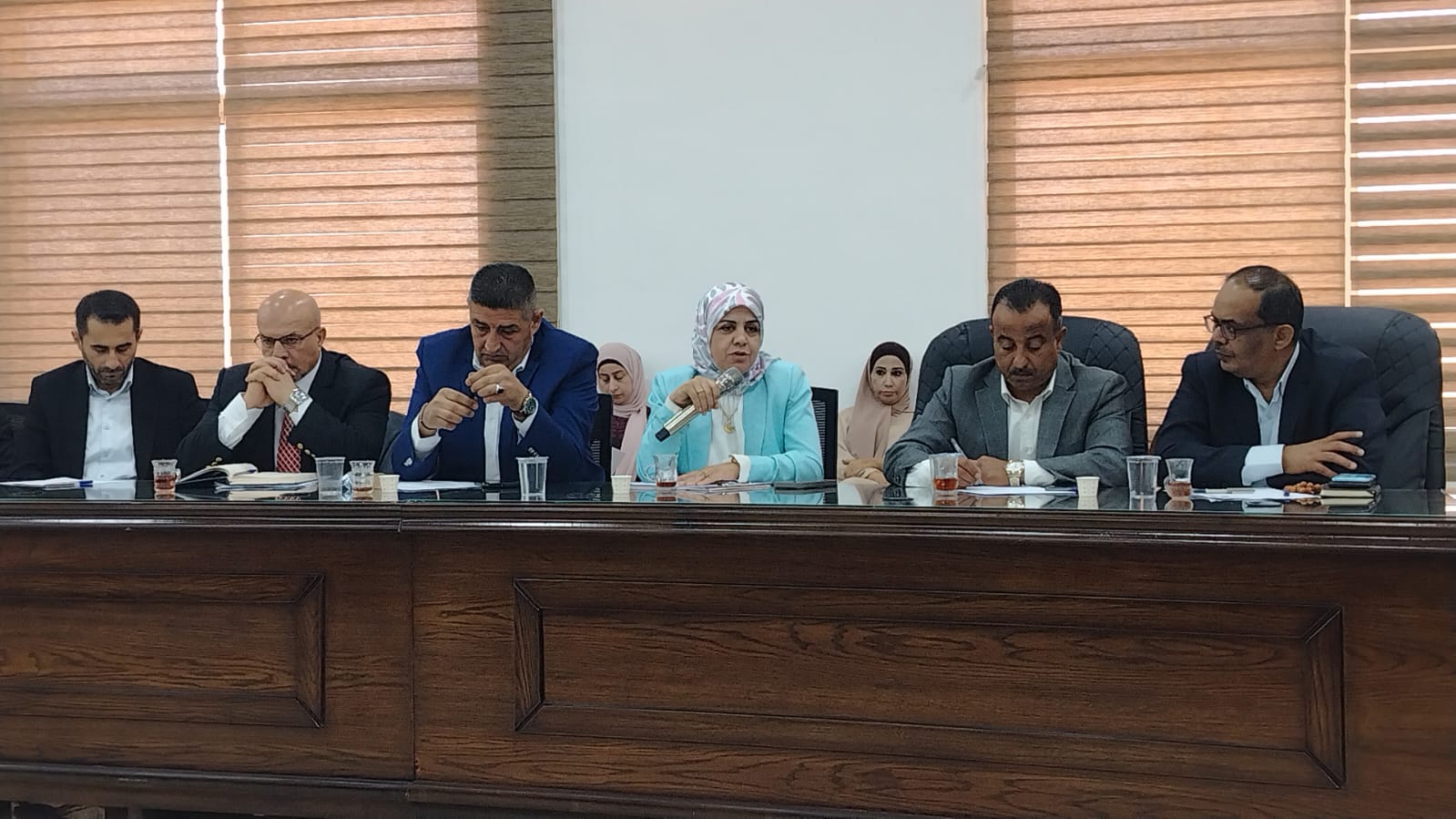 محافظ جرش يؤكد أهمية الارتقاء بالخدمات