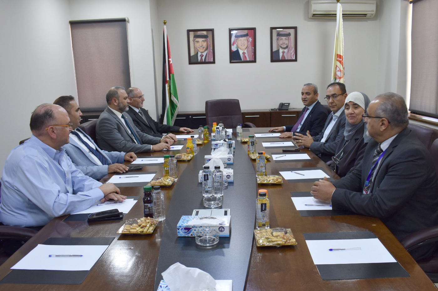 نقابة الصيادلة تبحث ونظيرتها السورية سبل تعزيز التعاون