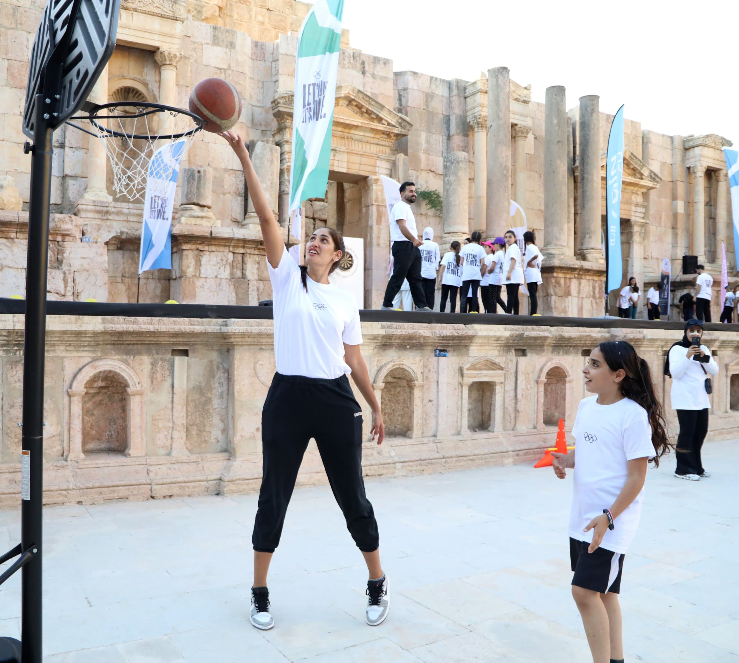 نائب الملك يحضر فعالية اليوم الأولمبي في جرش