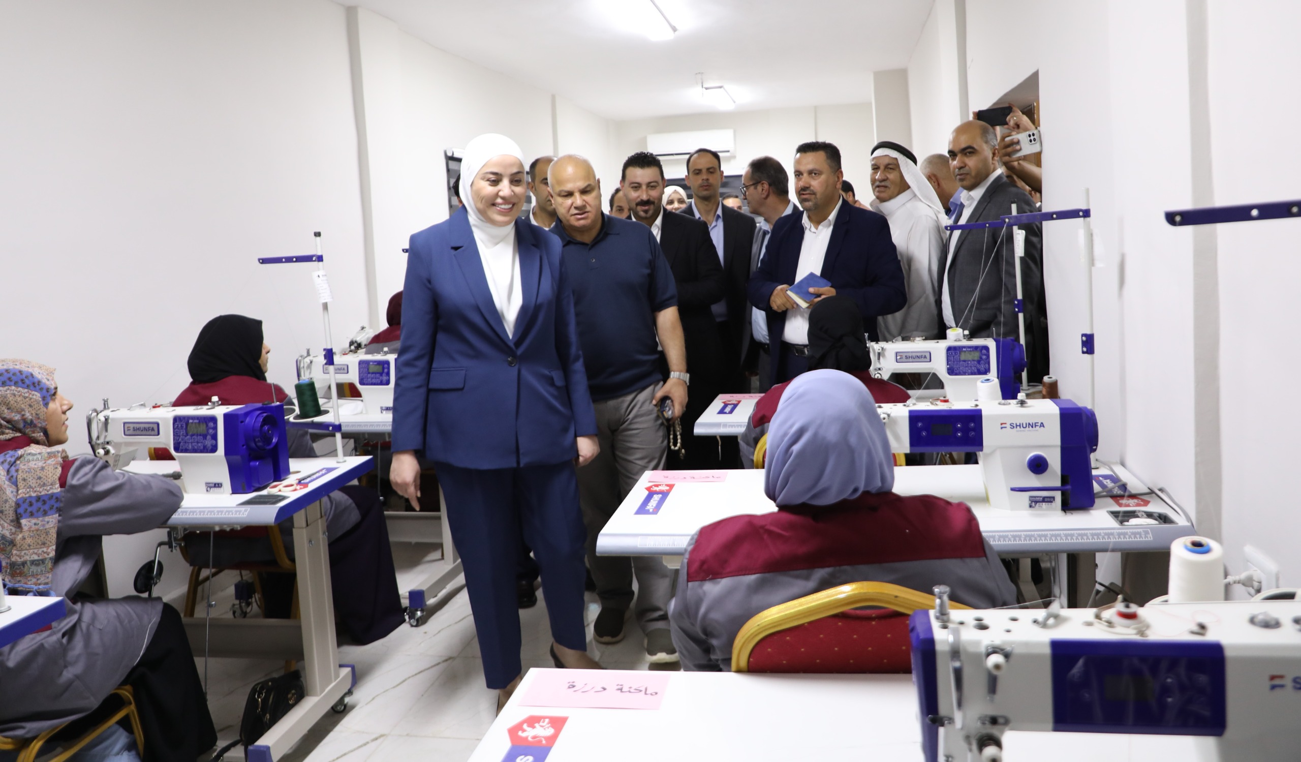 وزيرة التنمية الاجتماعية تفتتح مشغل خياطة لدعم تمكين المرأة في الأغوار الشمالية