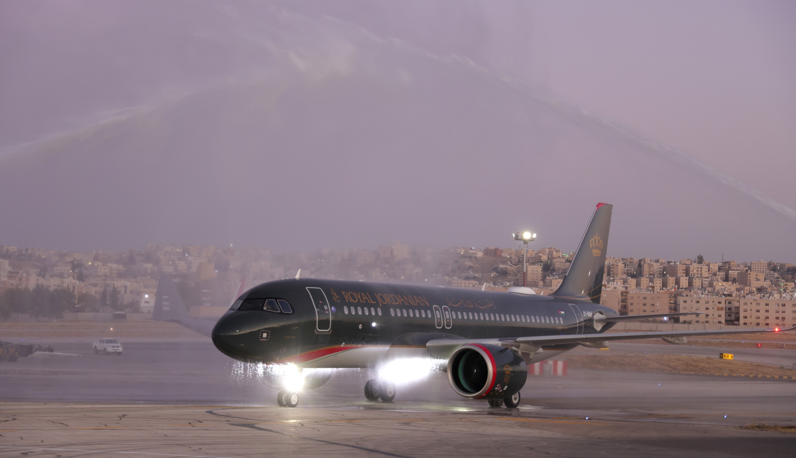 نائب الملك يرعى حفل انضمام أول طائرة A320neo للملكية الأردنية وإعادة تشغيل مطار عمّان المدني