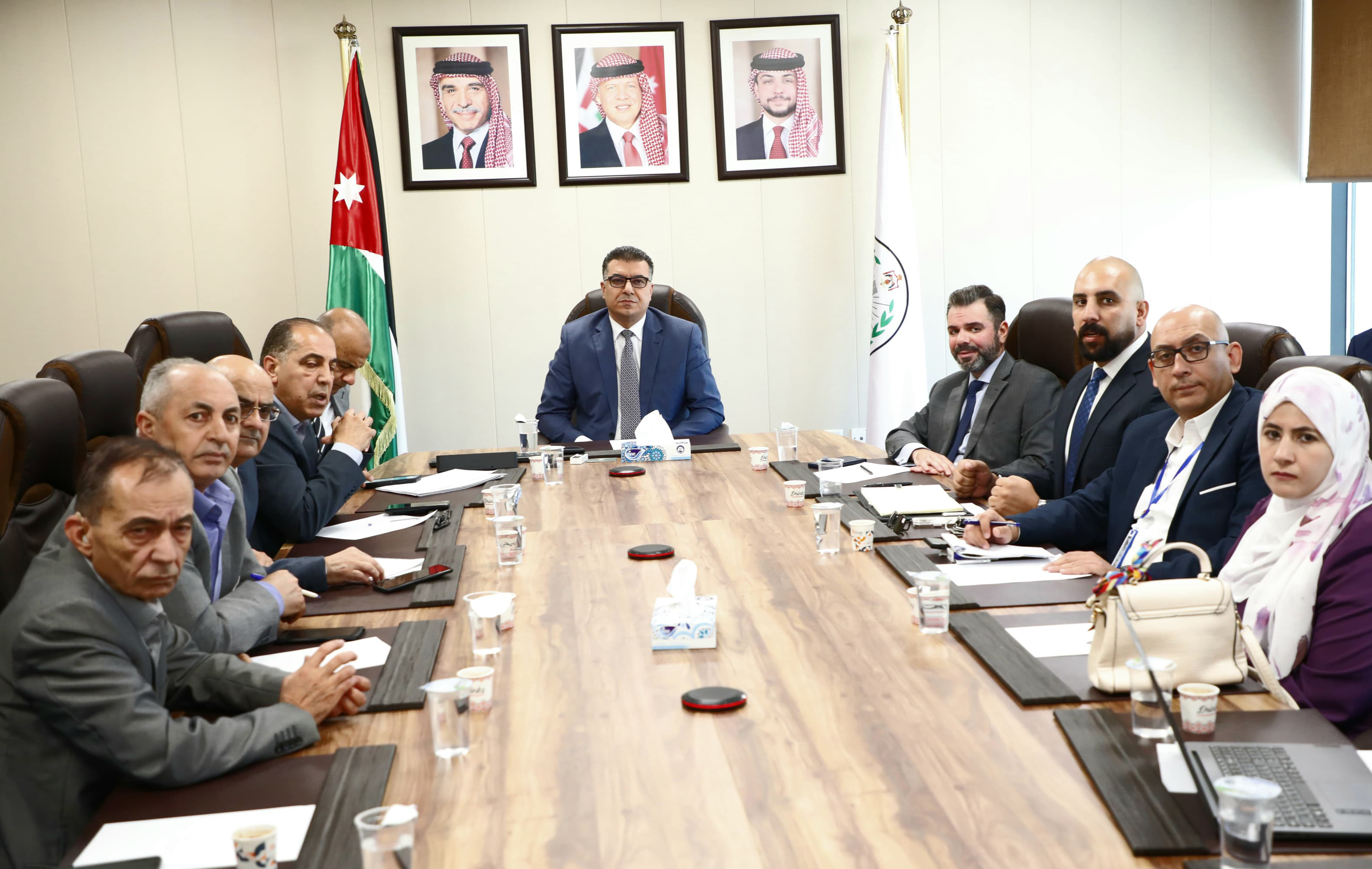 الحنيفات يتابع سير التحول الرقمي والذكاء الاصطناعي في وزارة الزراعة