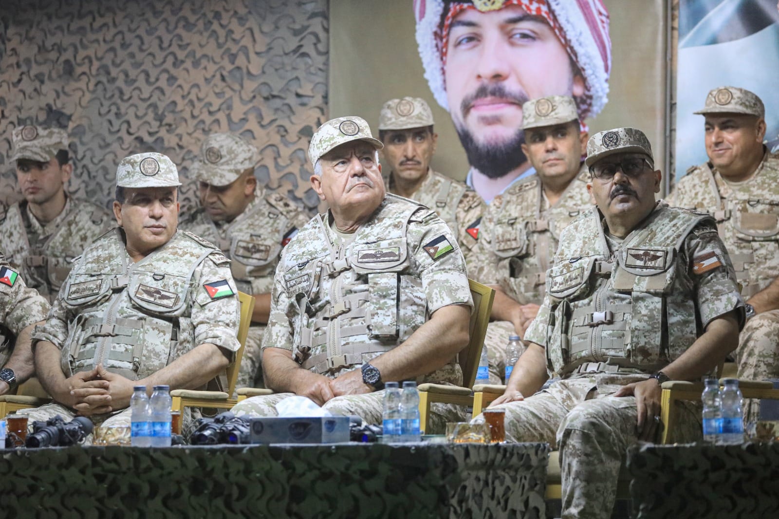 رئيس هيئة الأركان المشتركة يتابع مجريات التمرين الليلي النجم الثاقب بالمنطقة العسكرية الشرقية