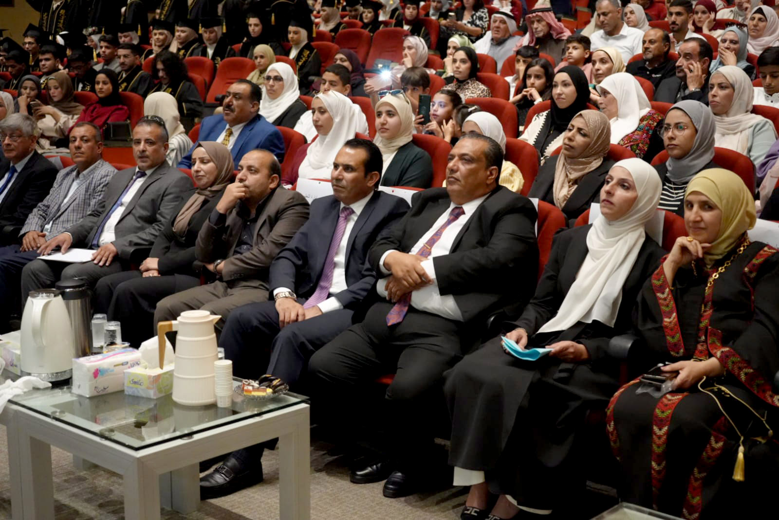 مدارس الملك عبدالله الثاني للتميز في مادبا تحتفل بتخريج الفوج الثامن من طلبتها