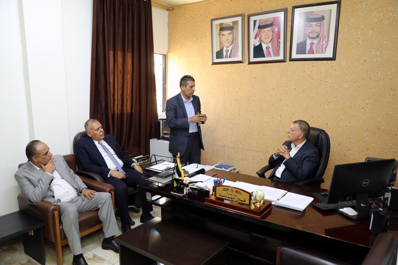 وزير الداخلية يؤكد أهمية تكريس العمل المؤسسي والتشاركية بين البلديات