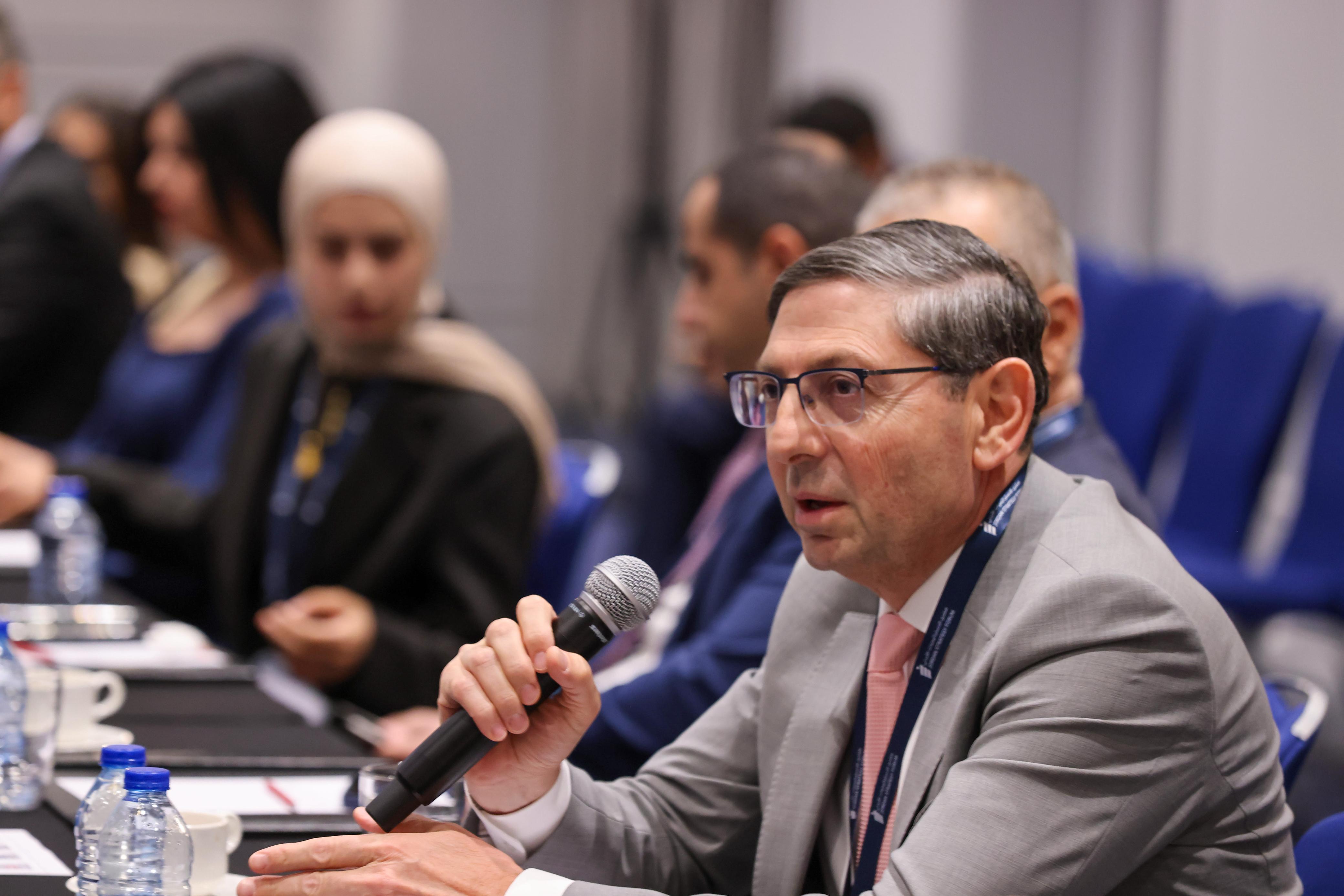 الشباب ومنتدى الاستراتيجيات ينظمان جلسة تعريفية بجائزة الحسين للعمل التطوعي