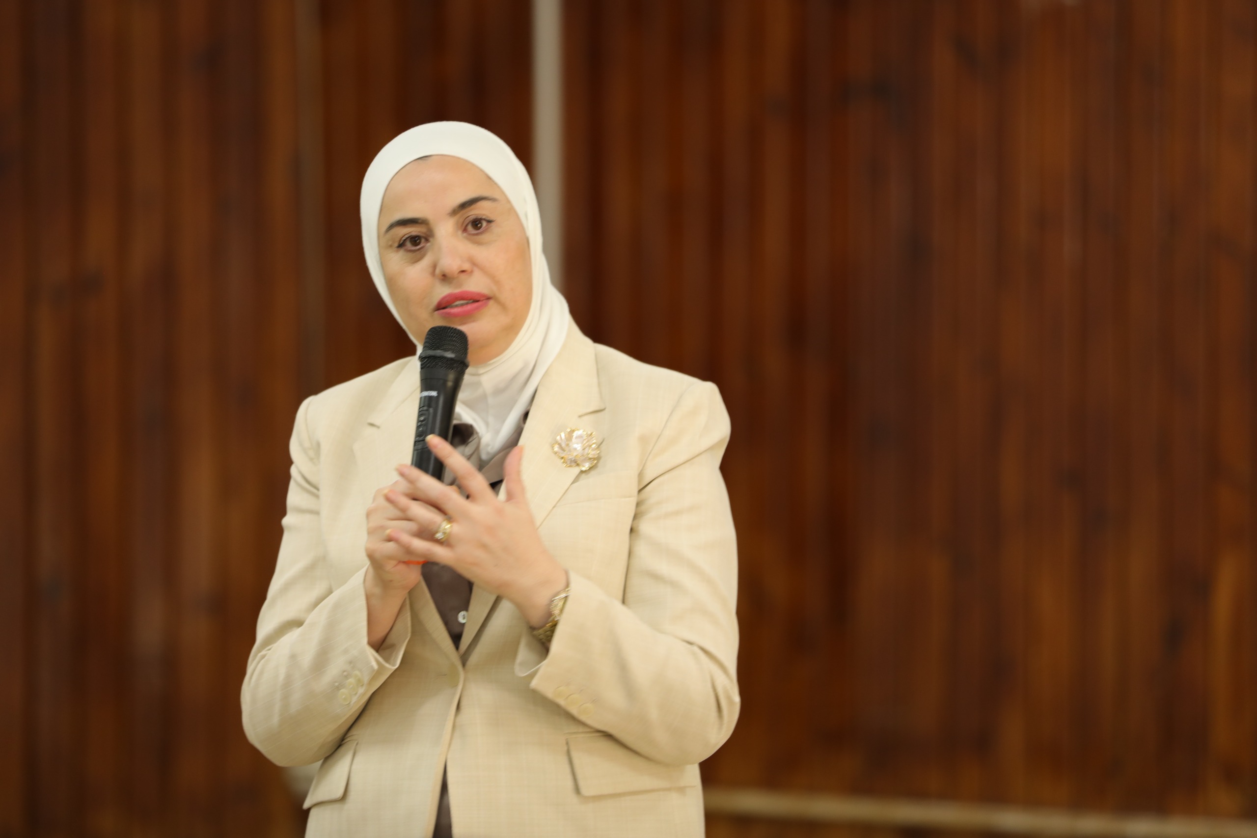 ملتقى البرلمانيات يطلعن على خدمات مؤسسة الحسين الاجتماعية