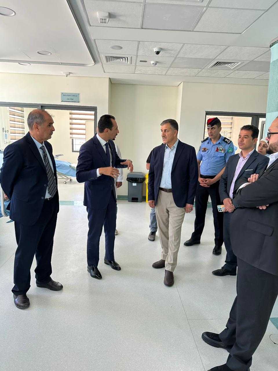 محافظ البلقاء يتفقد واقع الخدمات في دير علا