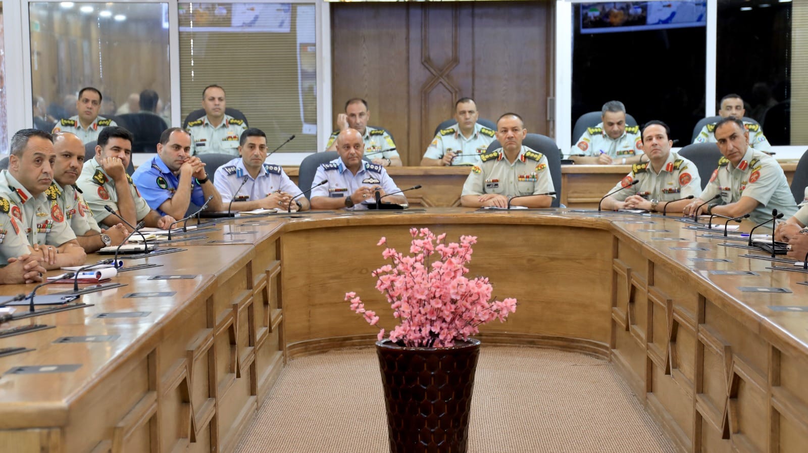 رئيس هيئة الأركان المشتركة يحضر ندوة تحليل البيئة الاستراتيجية وإدارة المخاطر