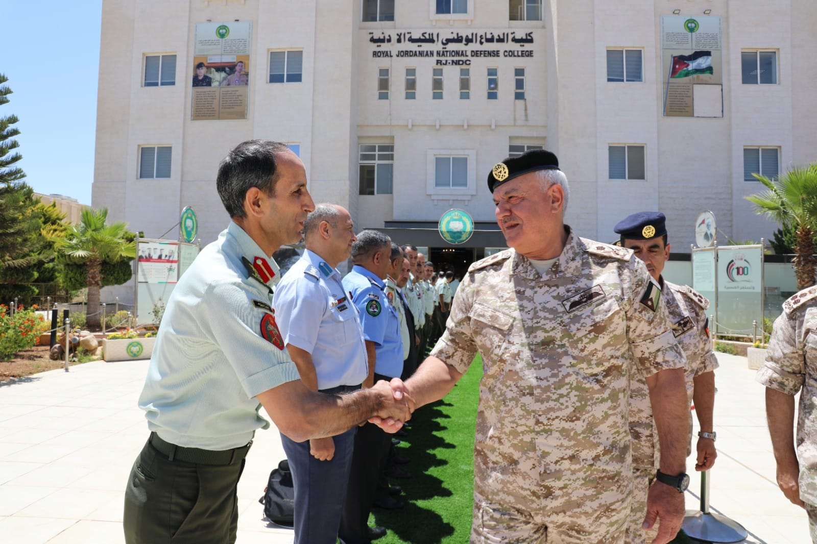 رئيس هيئة الأركان المشتركة يحضر ندوة تحليل البيئة الاستراتيجية وإدارة المخاطر