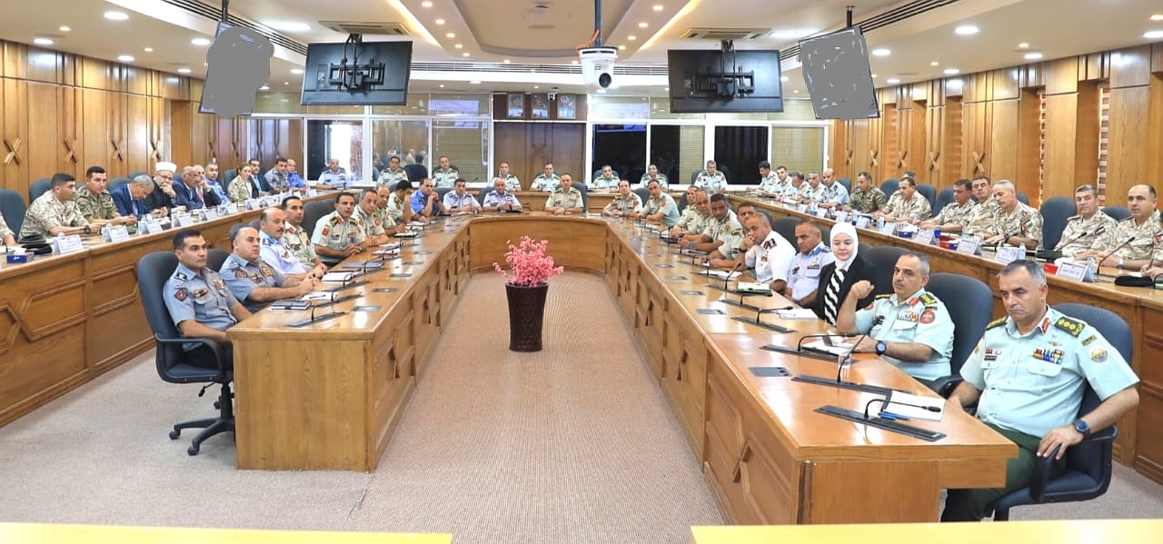 رئيس هيئة الأركان المشتركة يحضر ندوة تحليل البيئة الاستراتيجية وإدارة المخاطر