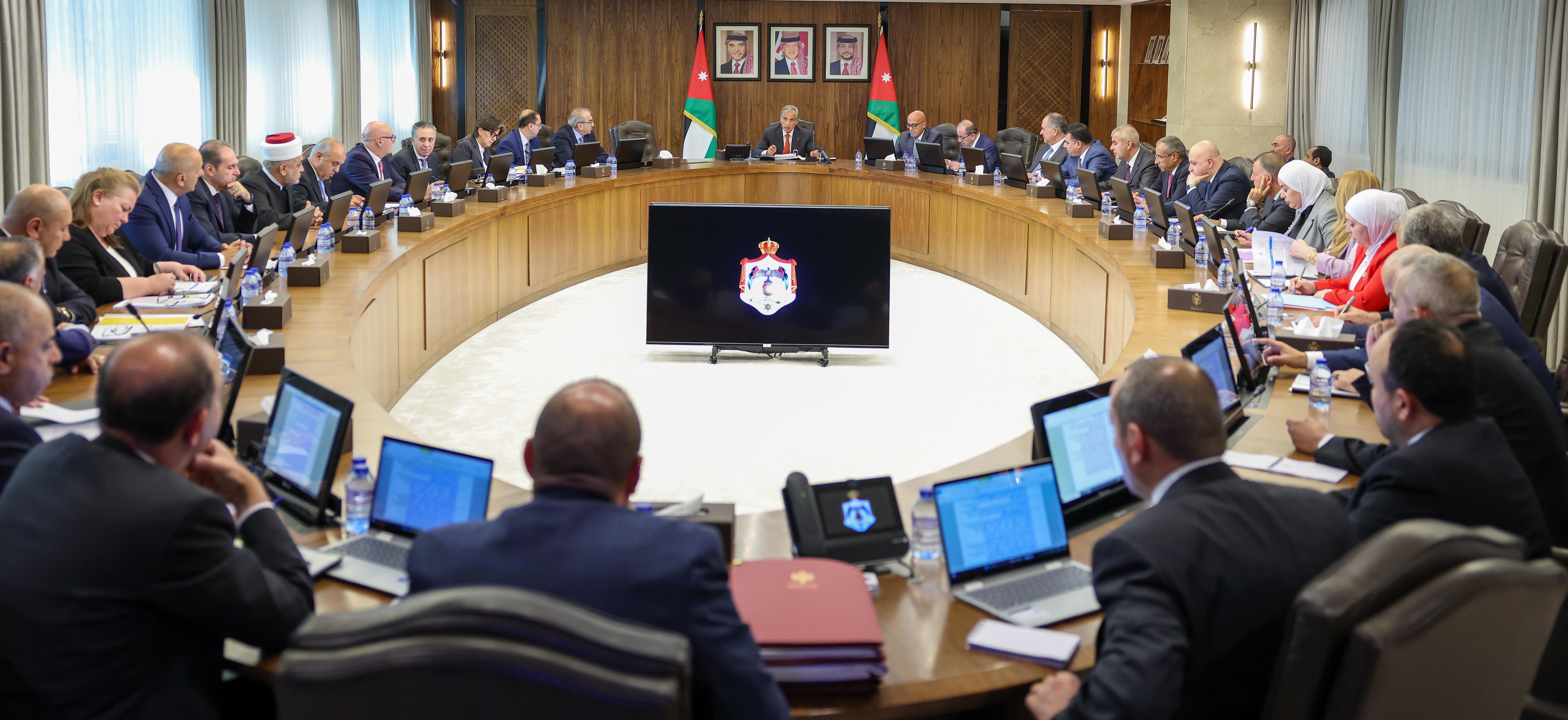 رئيس الوزراء يتفقد عدداً من المواقع في المفرق والبادية الشَّماليَّة ضمن جولاته الميدانية التفقدية