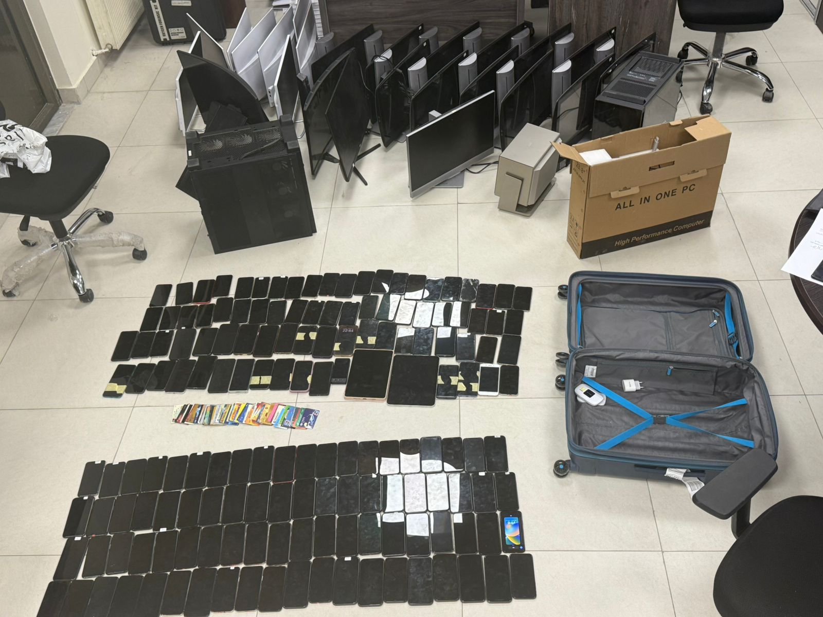 الجرائم الإلكترونية تضبط شبكة احتيال مالي أنشأها شخص من جنسية عربية