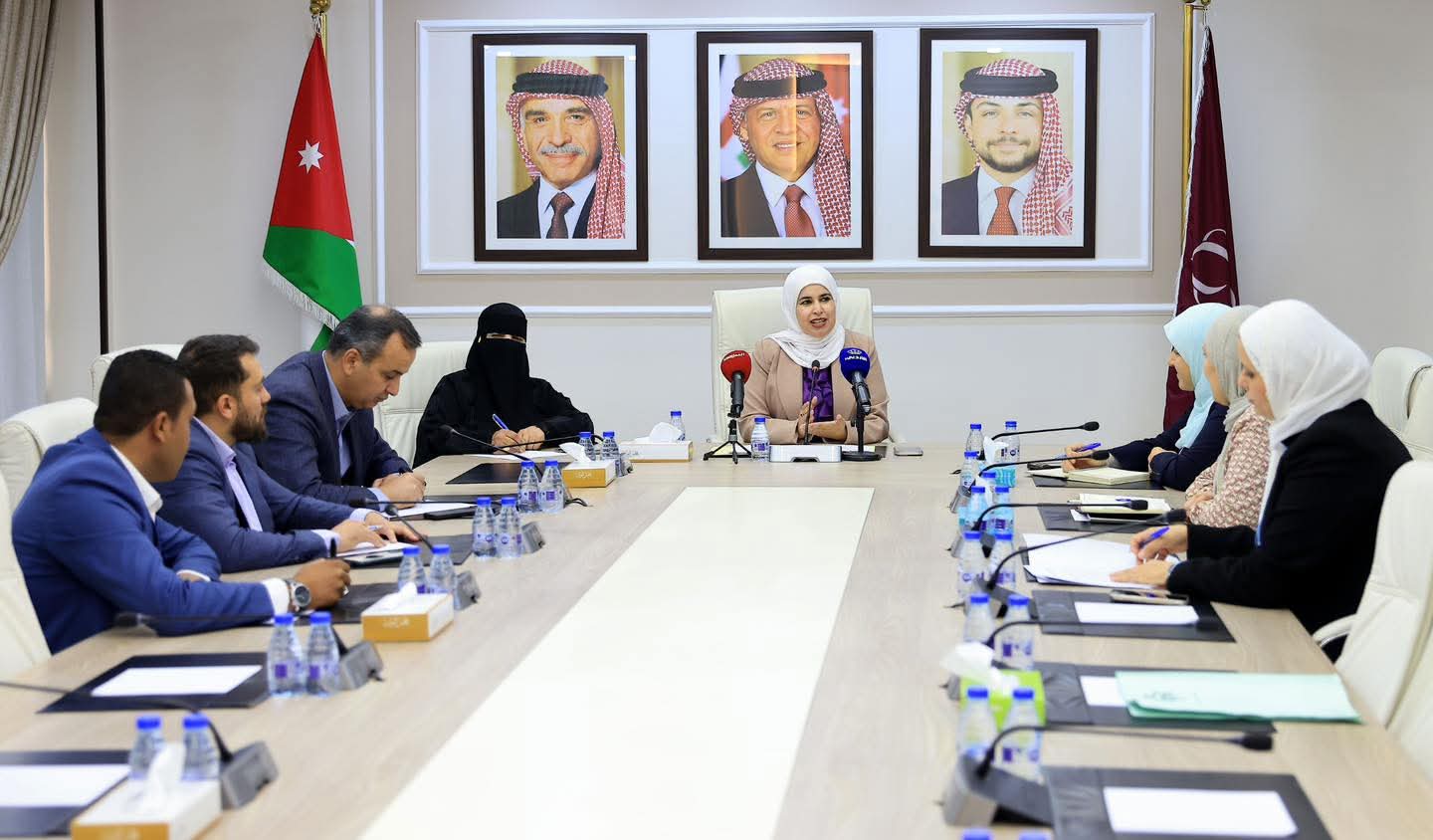 الأسرة النيابية  تناقش إجازة الأمومة للعاملات في القطاع الخاص