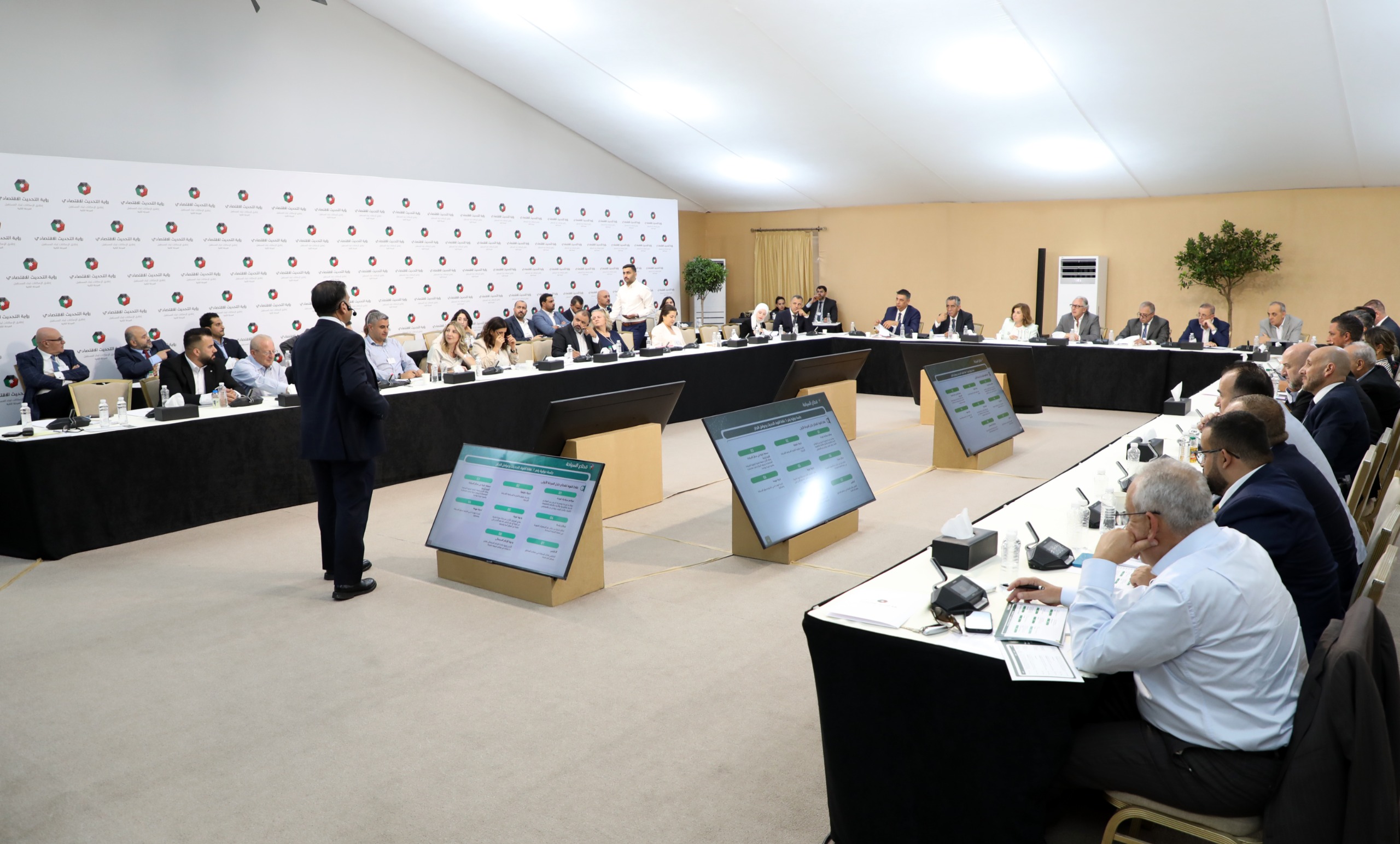 مختصون بالسياحة: ورشات التحديث الاقتصادي منصة لتبادل الأفكار وتقييم المنجزات للنهوض بالقطاع