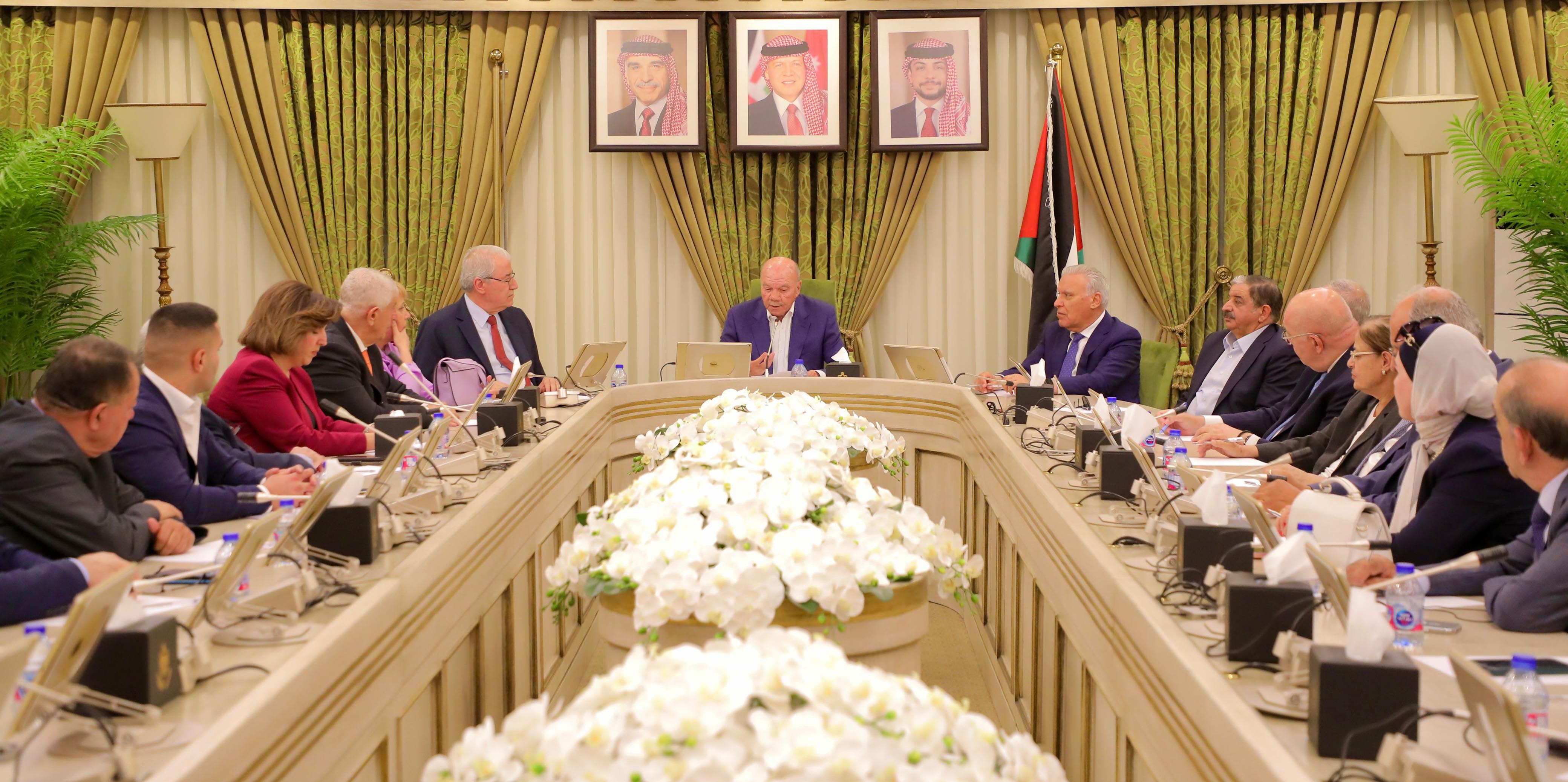 رئيس الأعيان يلتقي رئيس وأعضاء منتدى الأردن لحوار السياسات