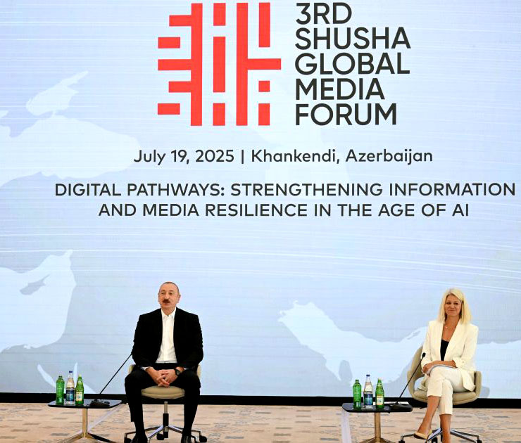 الرئيس الأذربيجاني يلتقي مشاركين بمنتدى شوشا العالمي للإعلام