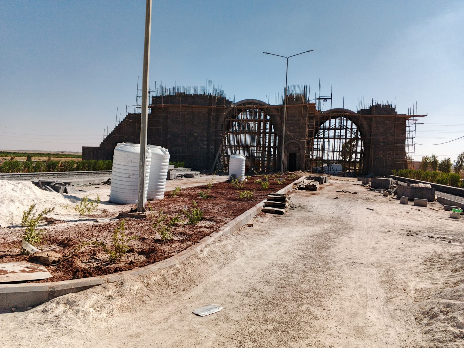 80% نسبة الإنجاز في مشروع بوابة أم الجمال