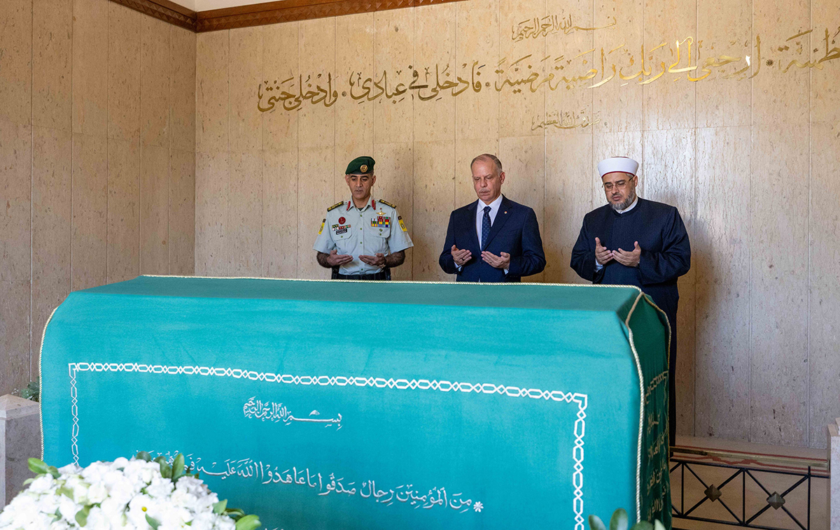نائب الملك يزور ضريح الملك المؤسس