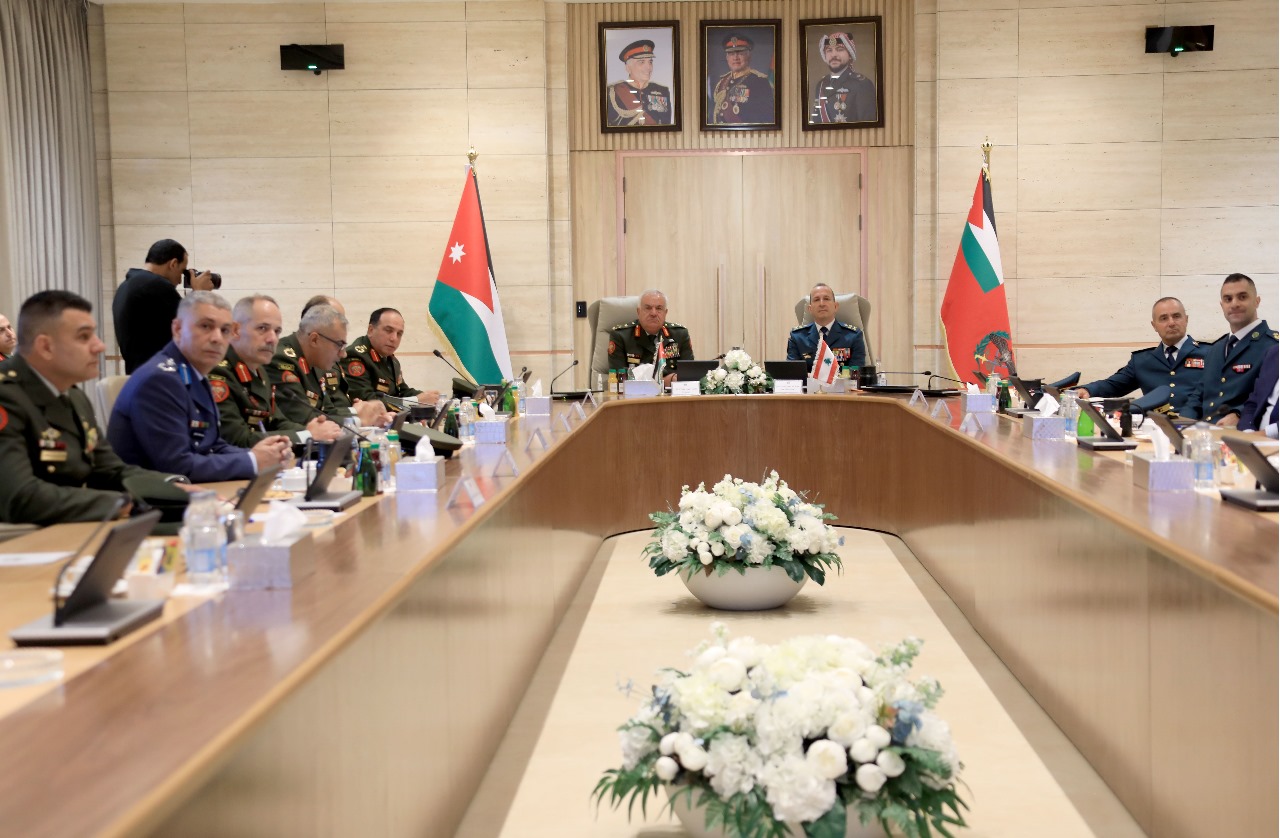 رئيس هيئة الأركان يستقبل قائد الجيش اللبناني