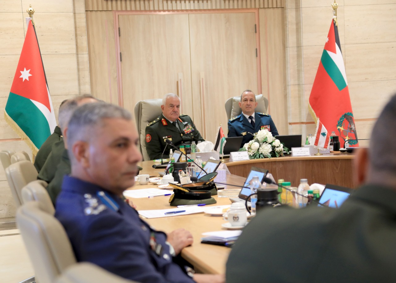 رئيس هيئة الأركان يستقبل قائد الجيش اللبناني