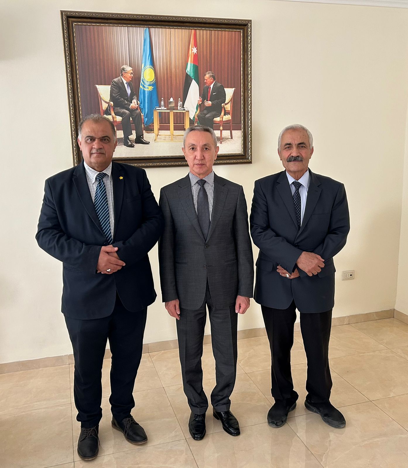 العربية للطاقة المتجددة تبحث التعاون مع كازاخستان