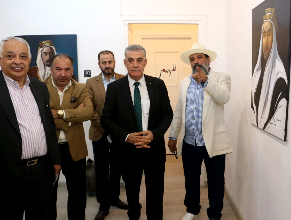 أمين عام الثقافة يفتتح معرضا فنيا وتاريخيا يوثق مسيرة الملك المؤسس