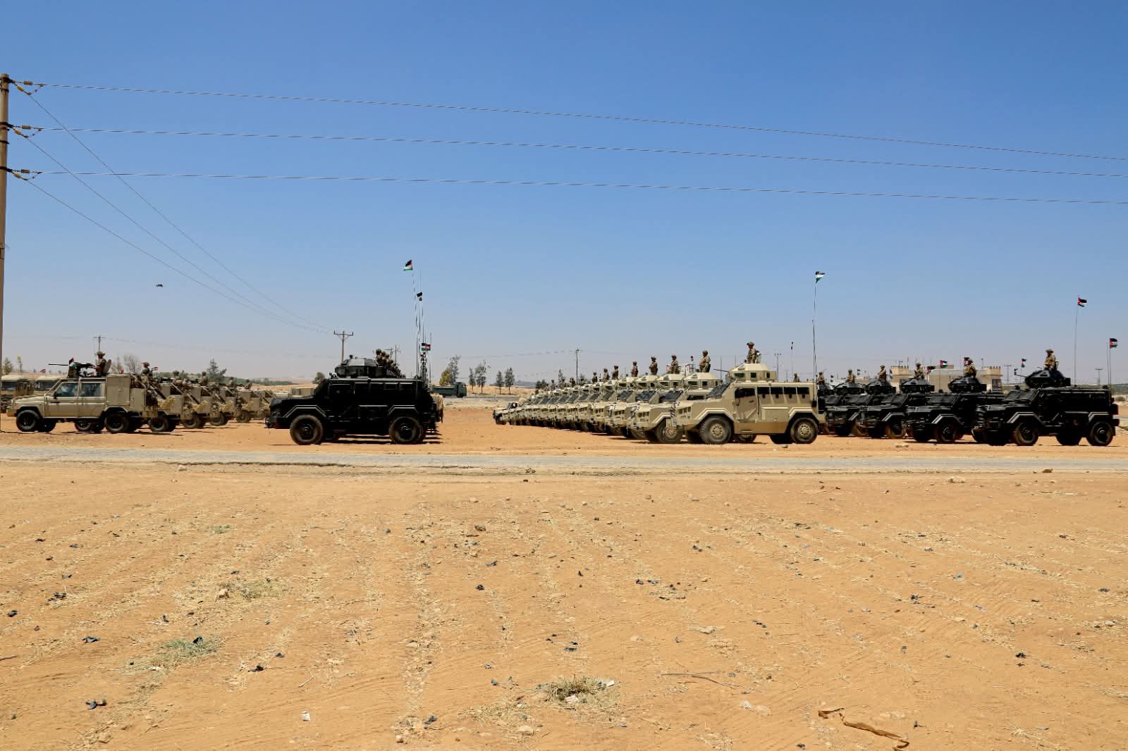 رئيس هيئة الأركان يزور الوحدات النوعية المنتشرة ضمن منطقة حدود جابر