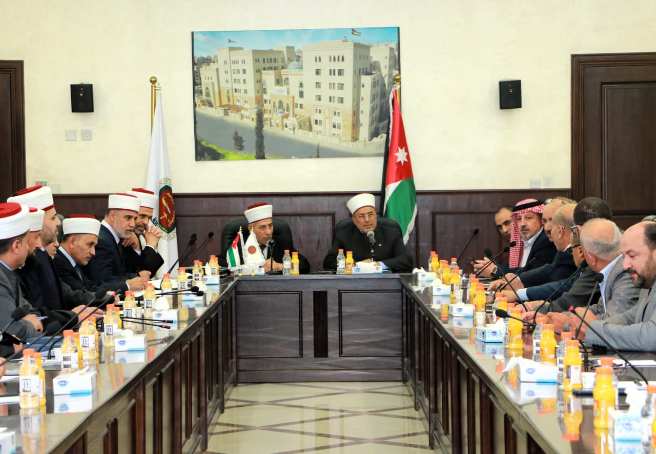 قاضي القضاة يستقبل وفدا من ملتقى النخبة