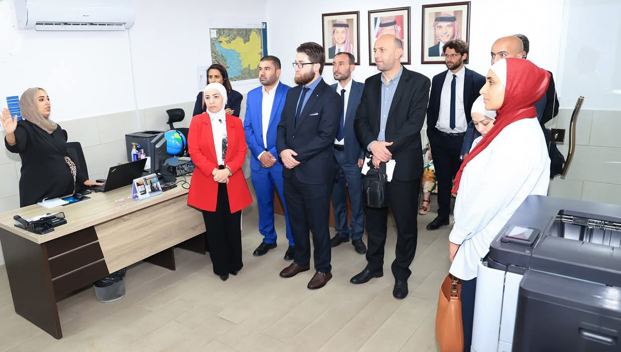 وفد مؤسسة الضمان الاجتماعي السوري يطلع على برامج صندوق المعونة الوطنية