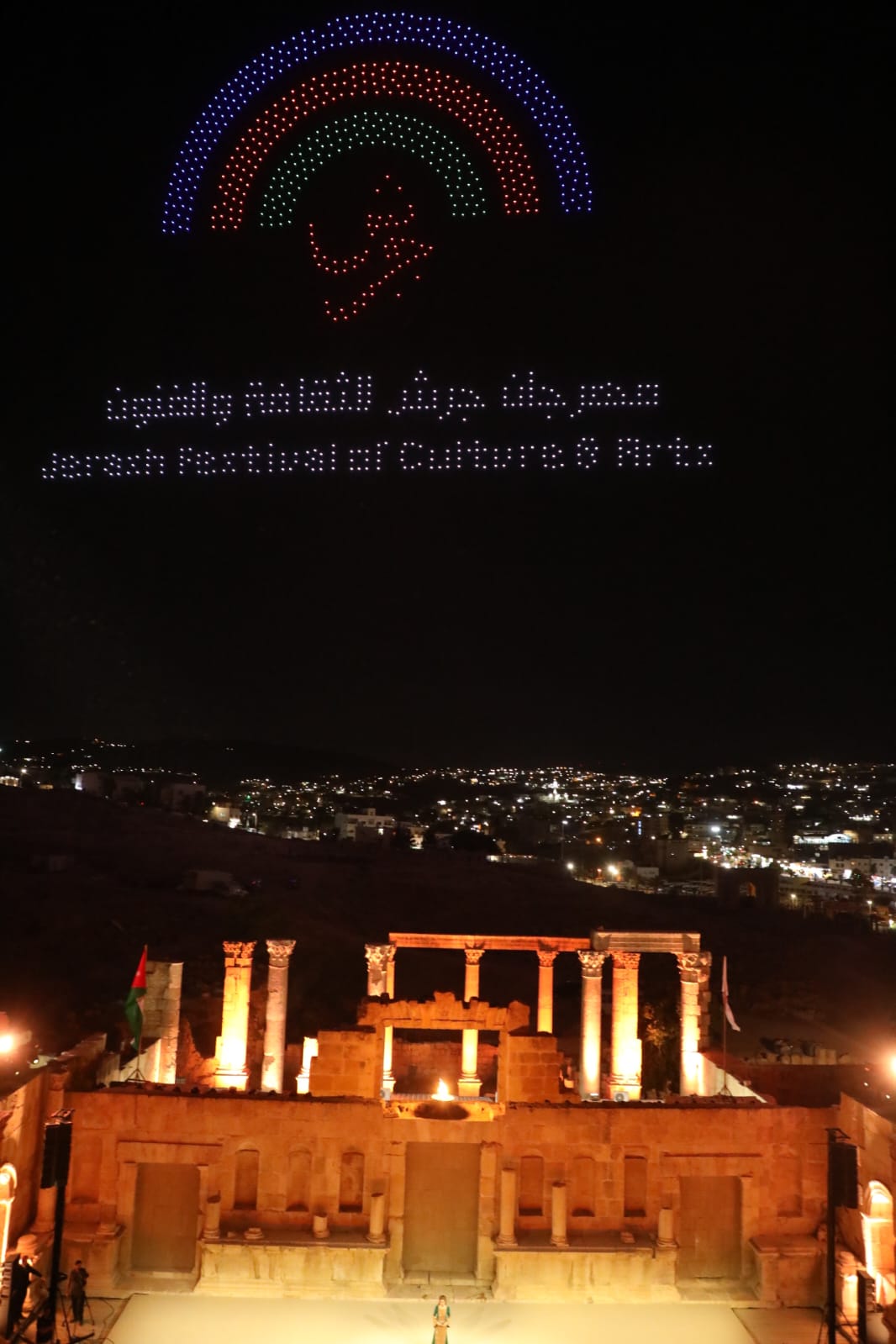 مندوبا عن الملك.. رئيس الوزراء يوقد شعلة مهرجان جرش للثقافة والفنون الــ 39