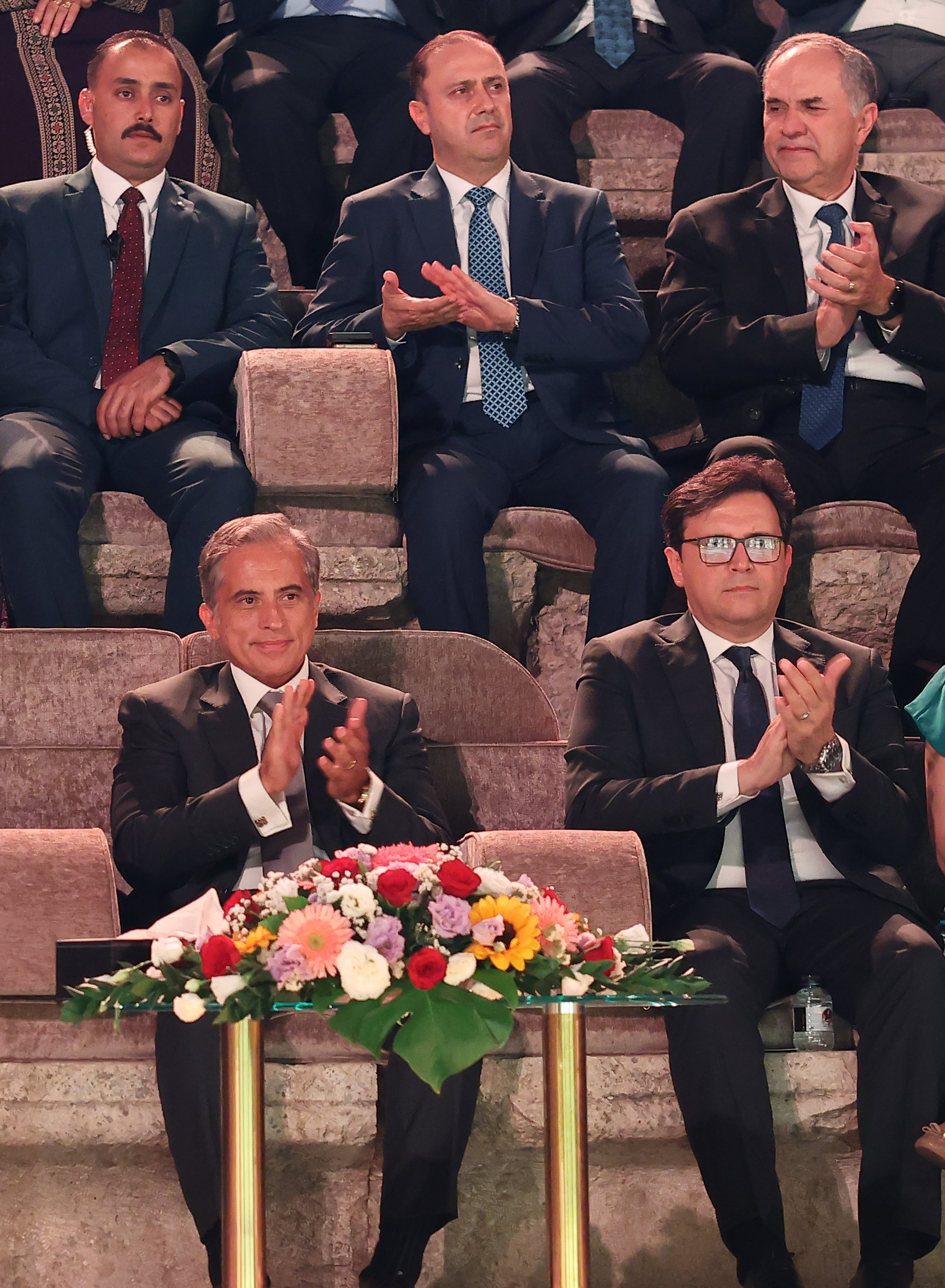 مندوبا عن الملك.. رئيس الوزراء يوقد شعلة مهرجان جرش للثقافة والفنون الــ 39