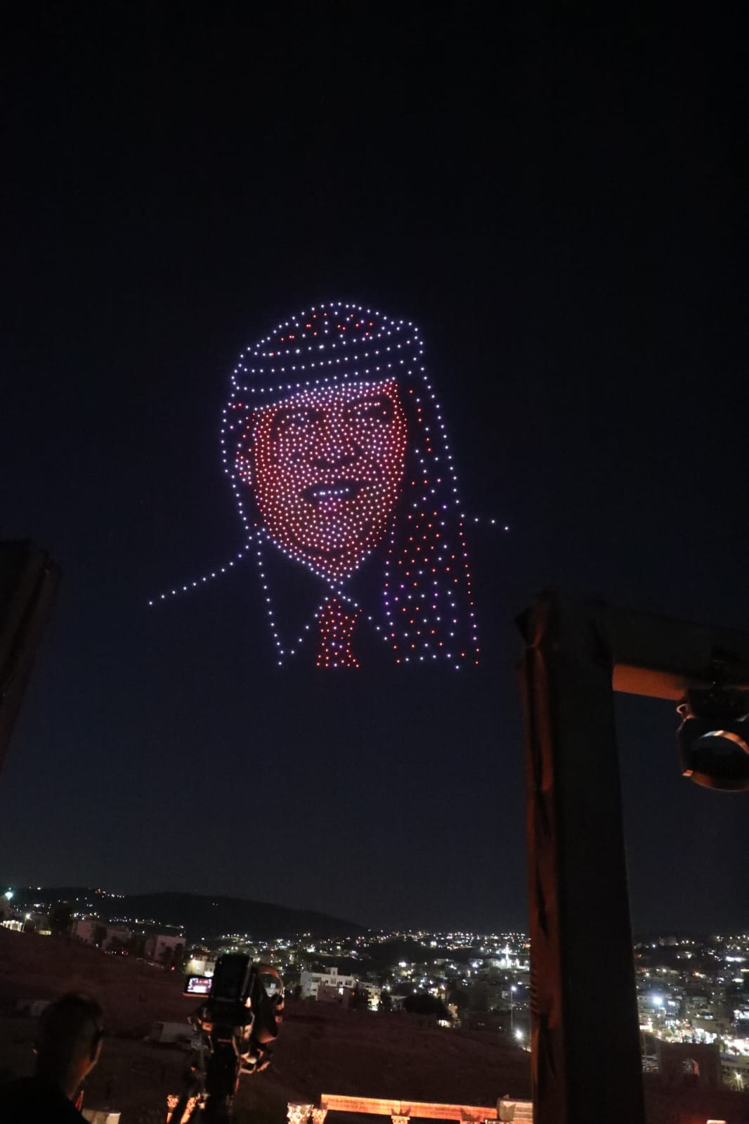 مندوبا عن الملك.. رئيس الوزراء يوقد شعلة مهرجان جرش للثقافة والفنون الــ 39