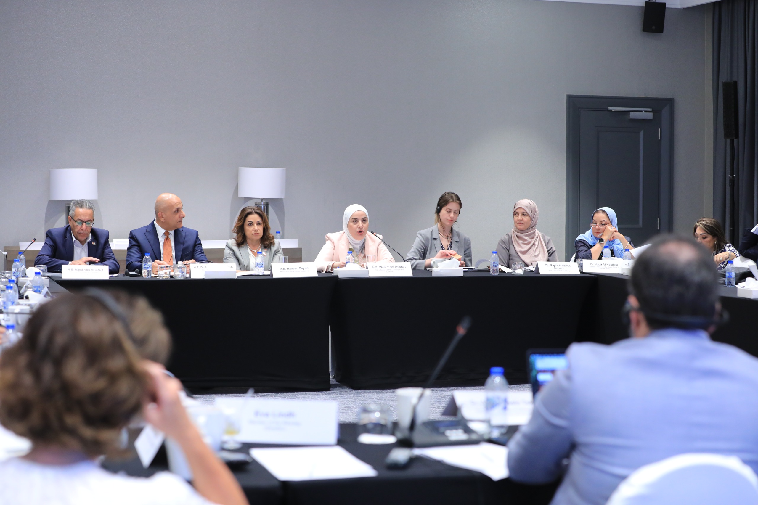 مؤتمرون يؤكدون أهمية تمكين المرأة في السياسات المناخية