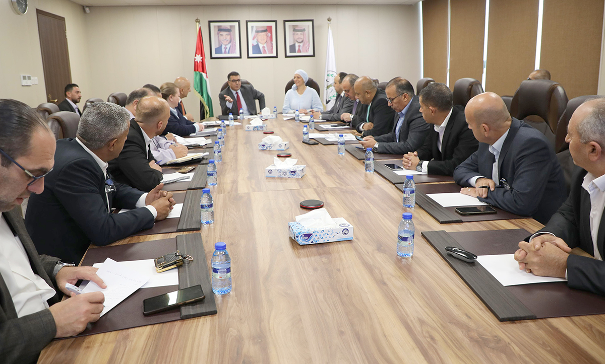 اجتماع اللجنة التوجيهية العليا لمبادرة زراعة 10 ملايين شجرة في وزارة الزراعة