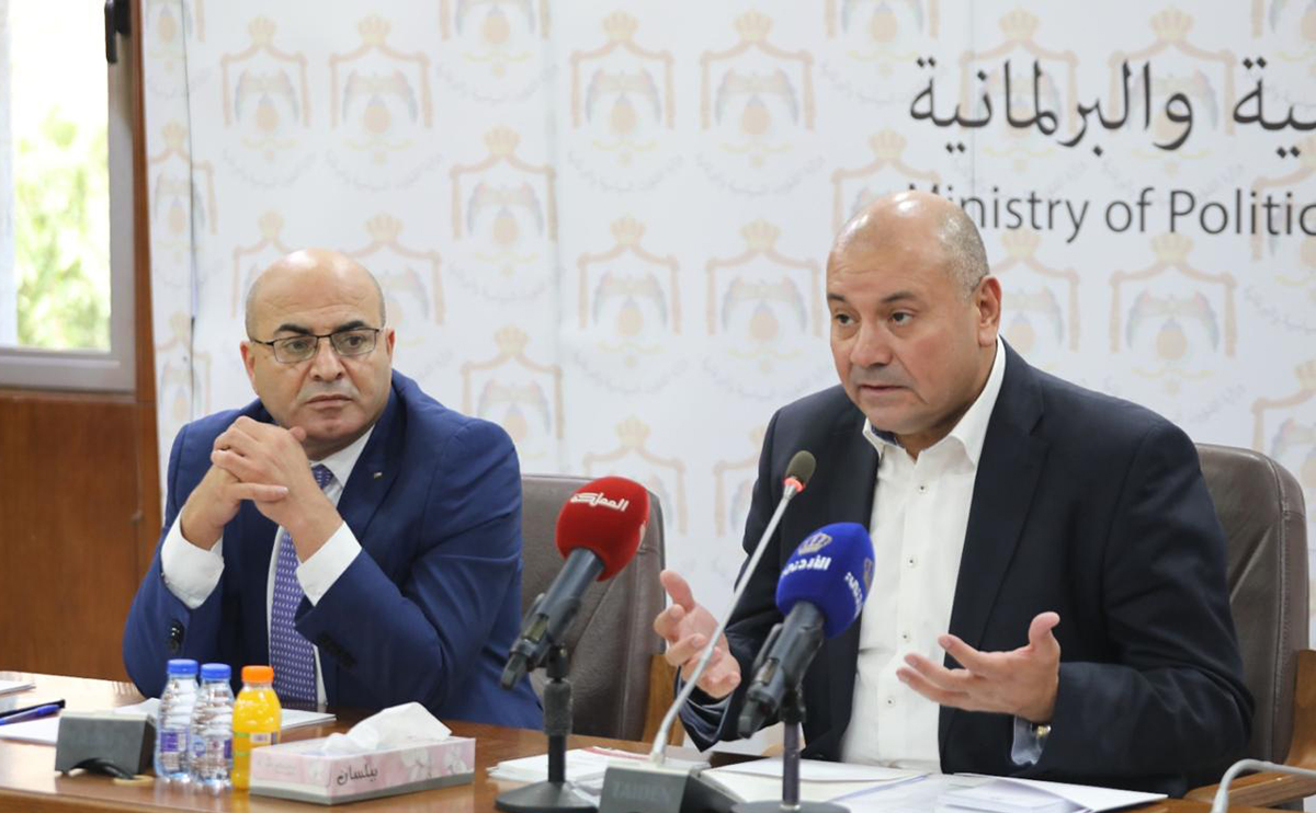 وزير الشؤون السياسية يلتقي القائمين على مبادرة مجلس الشباب الأردني