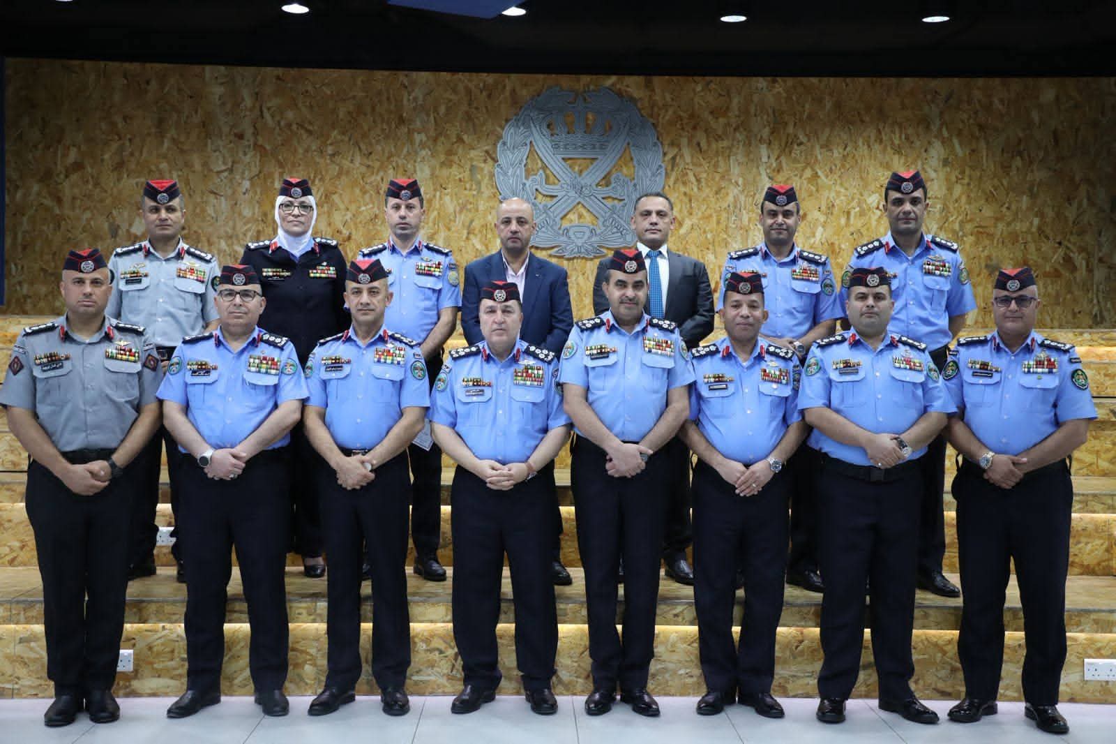مديرية الأمن العام تحتفل بتخريج دورة القادة أمام الإعلام