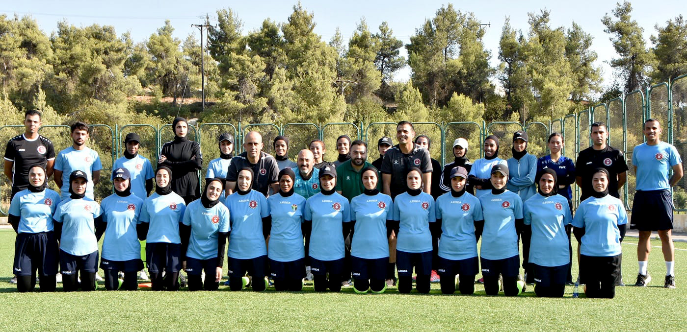 معسكر للحكمات والحكام في عجلون 