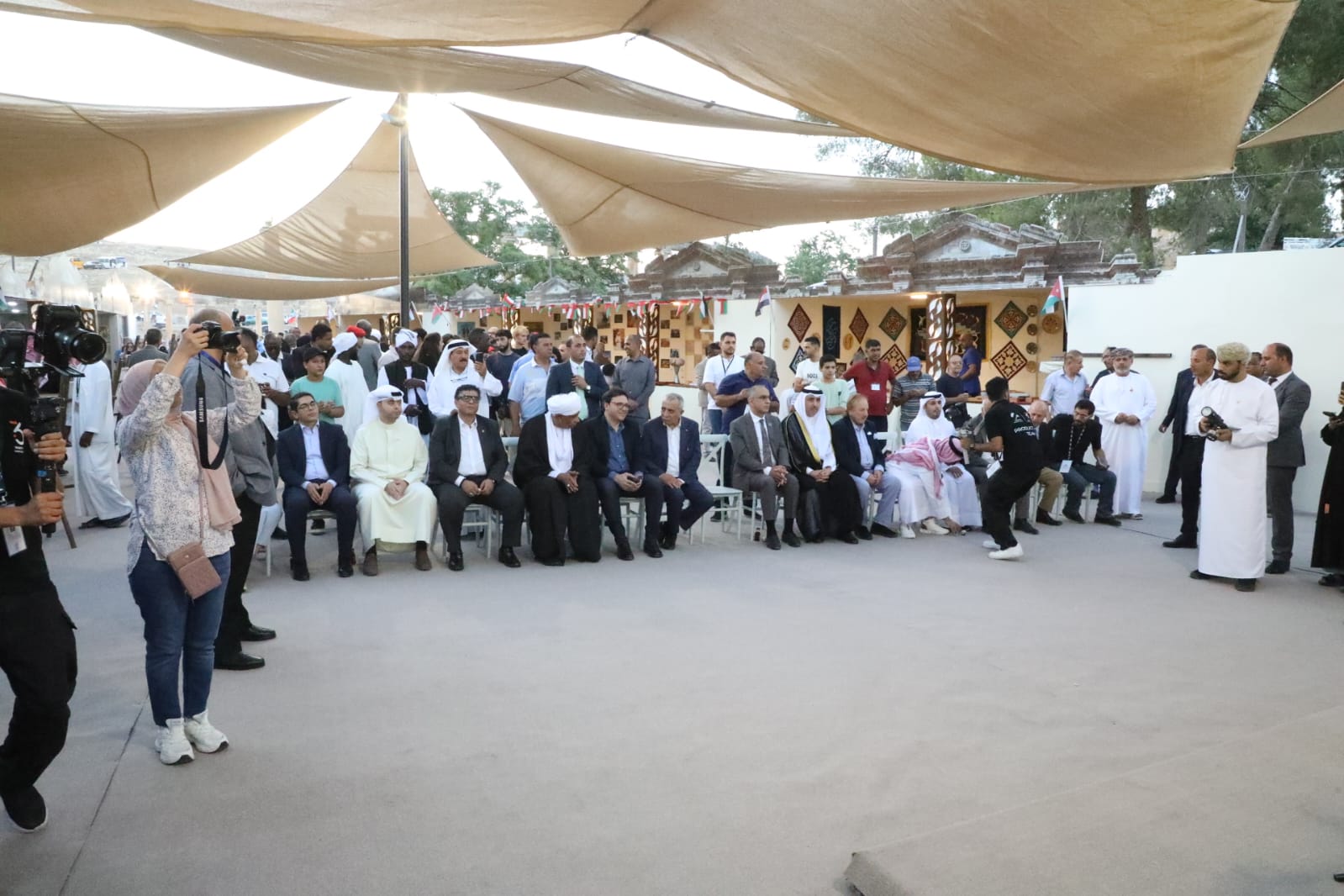 افتتاح جناح السفارات وبدء الفعاليات الفنية على مسارح جرش