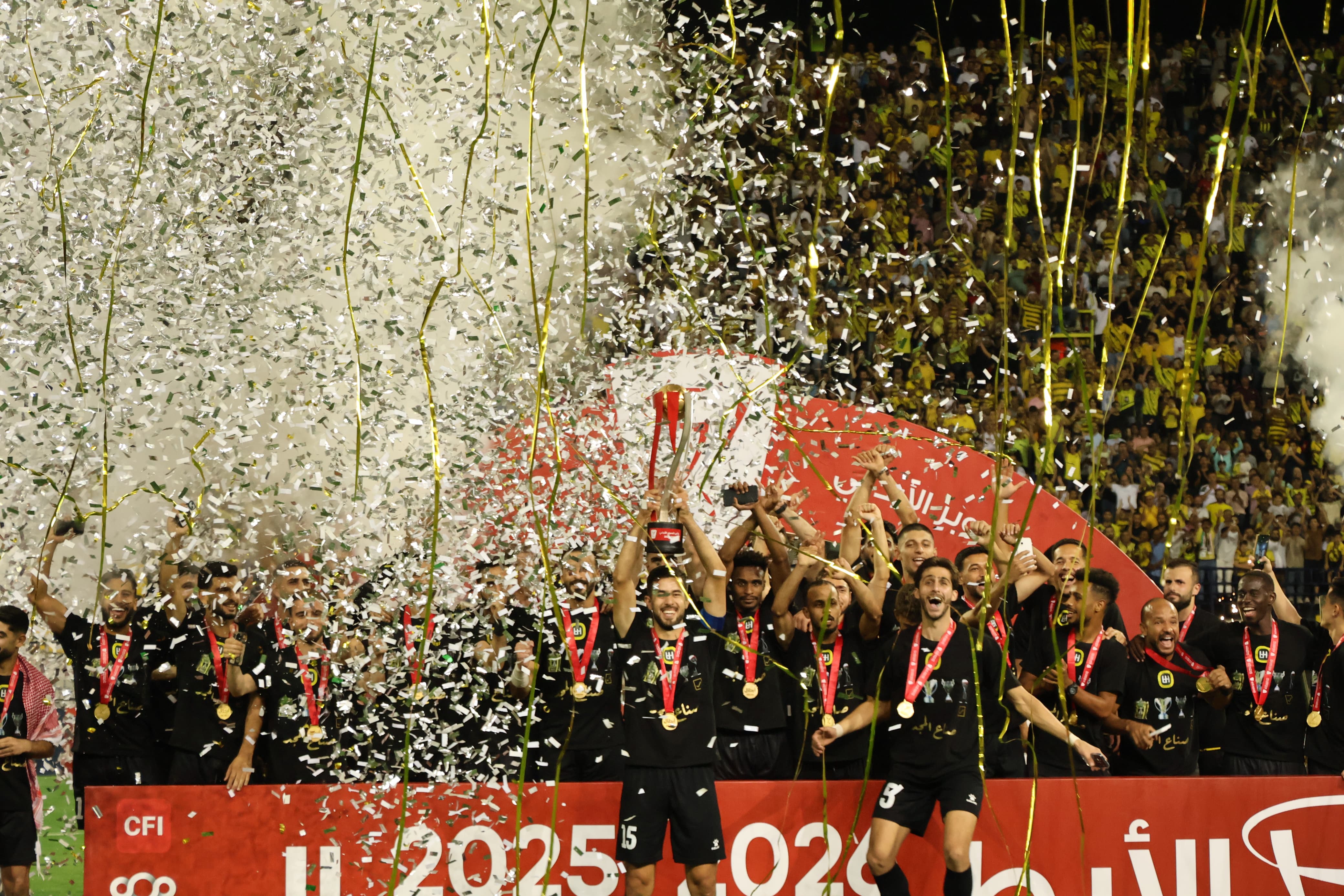 الحسين إربد يفوز على الوحدات ويتوج بكأس السوبر