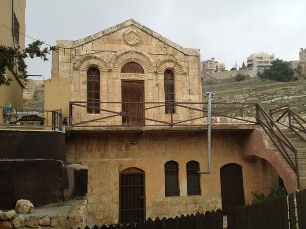 المباني التراثية في الفحيص تشكل لوحة فسيفسائية جميلة