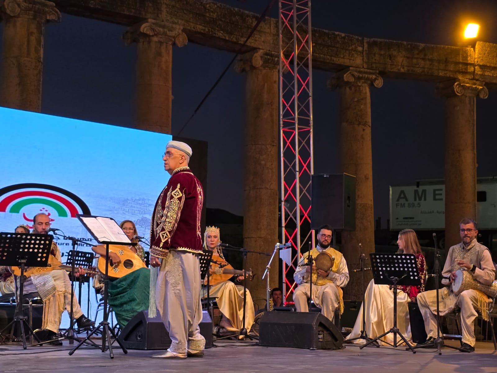 مهرجان جرش.. عروض فنية تراثية مميزة في الساحة الرئيسة