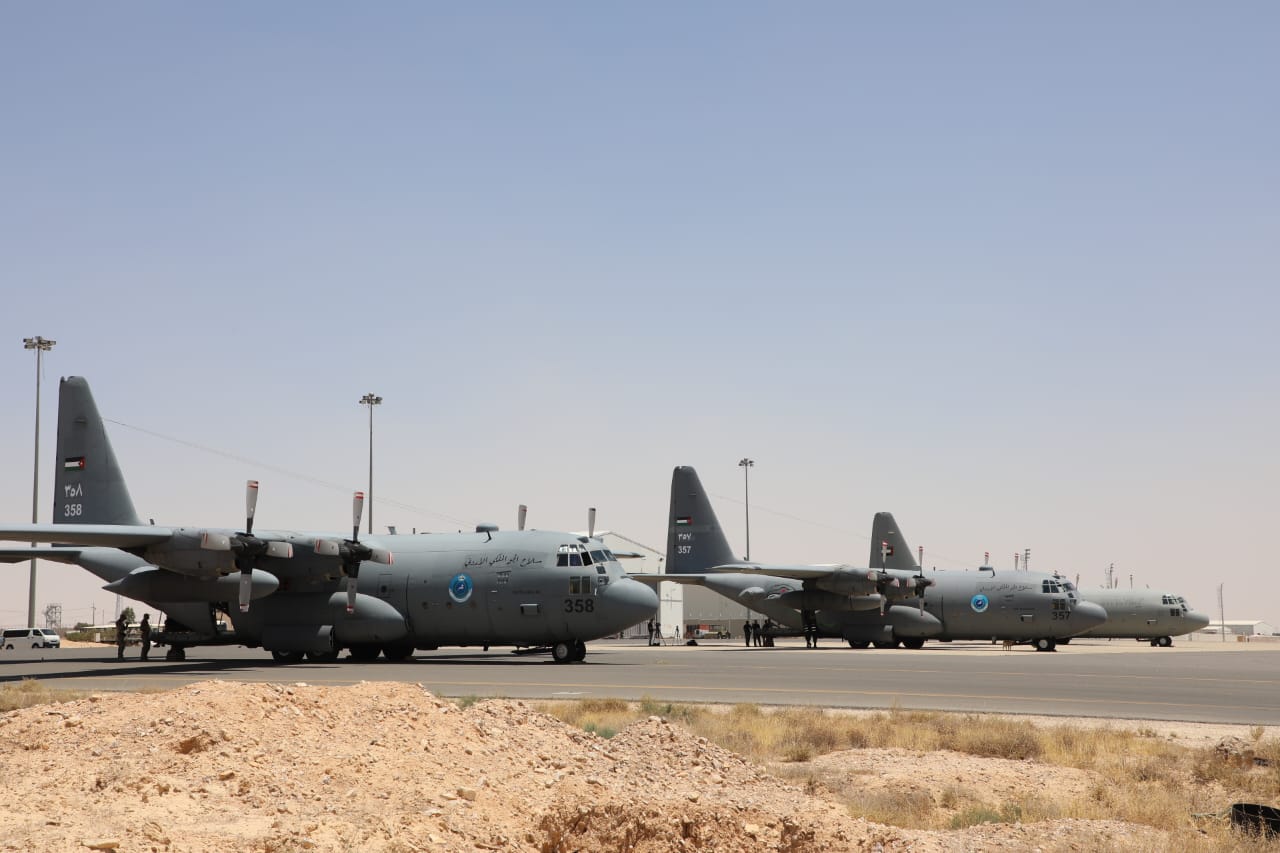 القوات المسلحة تنفذ 3 إنزالات جوية على قطاع غزة إحداها بالتعاون مع الإمارات