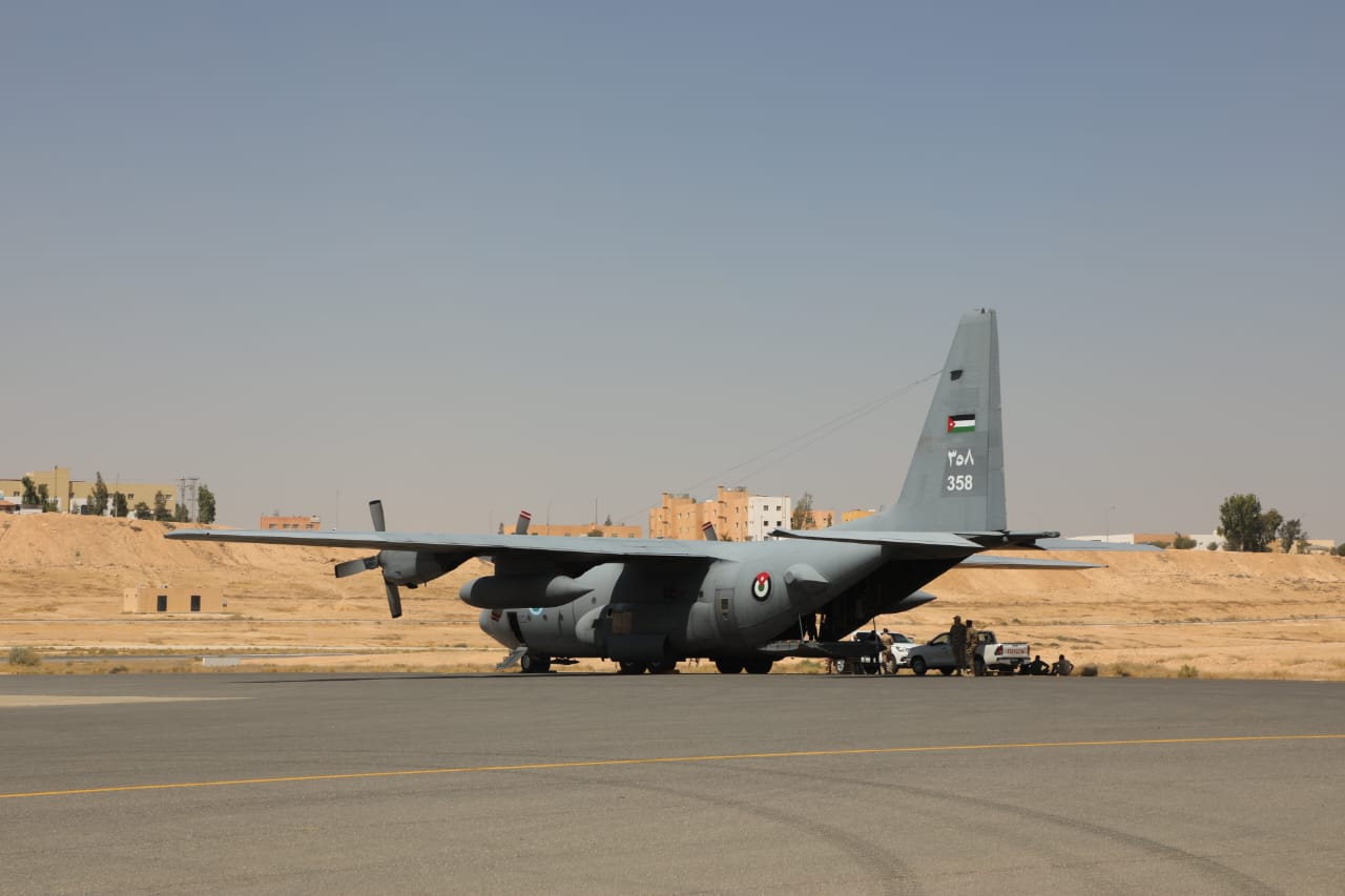 القوات المسلحة تنفذ 3 إنزالات جوية على قطاع غزة إحداها بالتعاون مع الإمارات