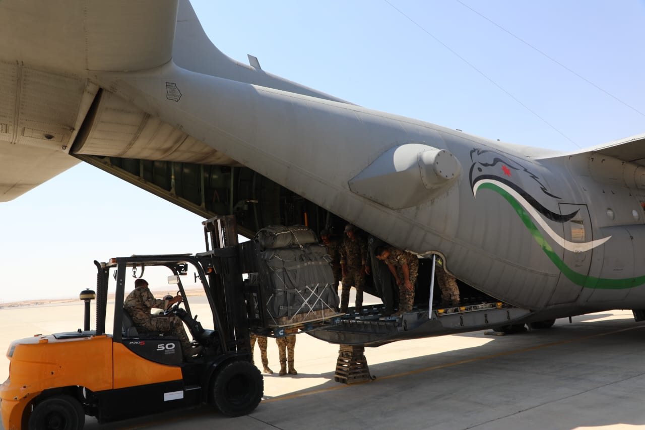 القوات المسلحة تنفذ 3 إنزالات جوية على قطاع غزة إحداها بالتعاون مع الإمارات