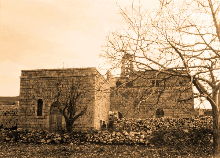 المباني التراثية في الفحيص تشكل لوحة فسيفسائية جميلة